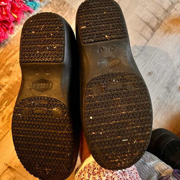 Crocs work shoes size 8 cheetah print - Picture 3 of 5